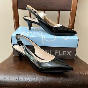 Life Stride Black Patent Kitten Heels